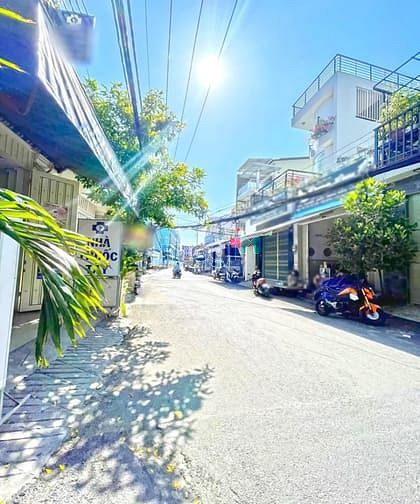 Hình ảnh GIÁ TỐT ĐẦU TƯ - Nhà 3 tầng đường xe tải 10m Huỳnh Tấn Phát, Quận 7