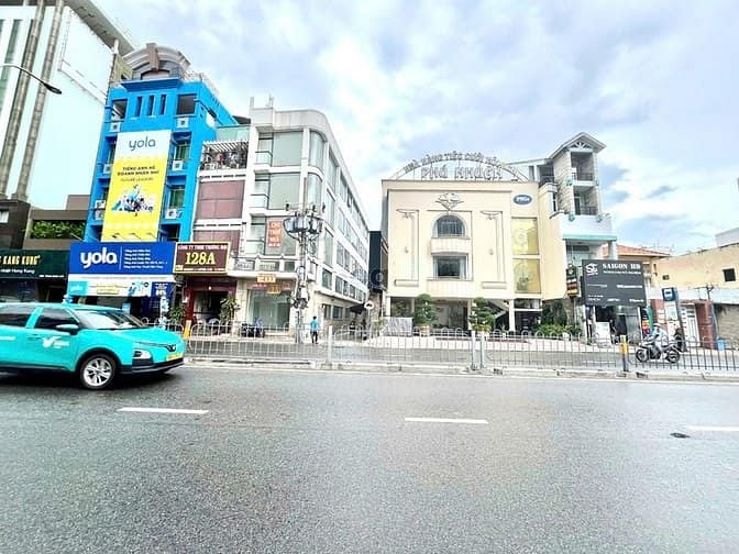Hình ảnh Hiếm có góc 2 mặt tiền Phan Đăng Lưu, 173m², đơn giá chỉ 300 triệu/m²