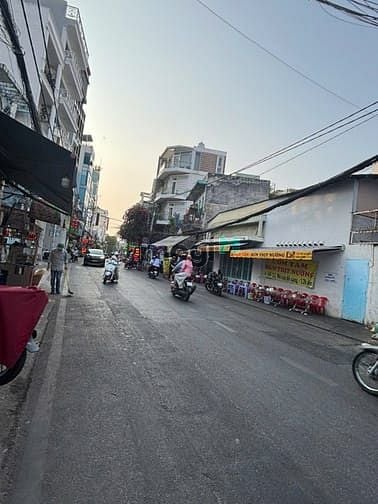 Hình ảnh Bán nhà MT Hồ Bá Kiện Q10 – ngang 9m – thu 55tr – 18 tỷ