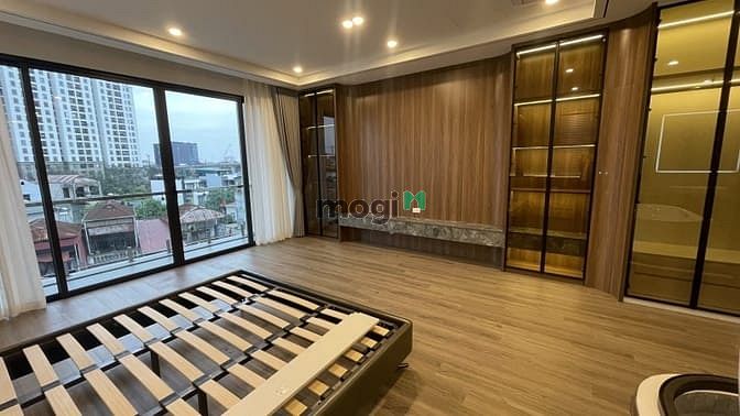Hình ảnh Nguyễn Văn Cừ - Long Biên – Ô TÔ Tr – 92 M2 – 7 Tầng – MT 5 M - Giá 17