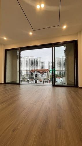 Hình ảnh Nguyễn Văn Cừ - Long Biên – Ô TÔ Tr – 92 M2 – 7 Tầng – MT 5 M - Giá 17