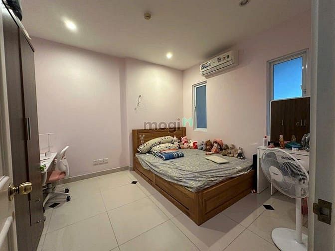 Hình ảnh C/c Hoa Sen ngay Đầm sen cho thuê căn góc 3p ngủ giá 14tr5/th