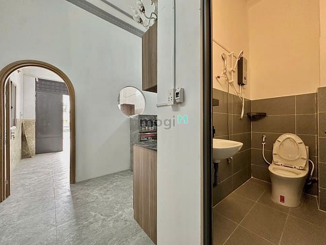 Hình ảnh CHDV FULL NỘI THẤT BAN CÔNG ngay ngã tư Bảy Hiền quận Tân Bình