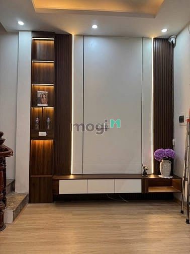 Hình ảnh Tầng 3 ngay mặt phố Nguyên Hồng gần Huỳnh Thúc Kháng 70m có 2phòng ngủ
