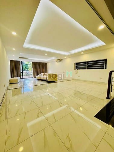 Hình ảnh Mặt Phố An DƯơng Vương – Tây Hồ - 121 M2 – 5 T – MT 5.5 M -Giá 32.5 Tỷ