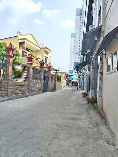 Hình ảnh Hàng hiếm - Lô đất 5.2x19m full thổ cư ngay chung cư M-One, Quận 7