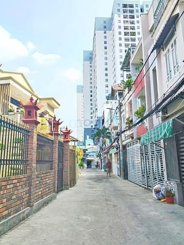 Hình ảnh Hàng hiếm - Lô đất 5.2x19m full thổ cư ngay chung cư M-One, Quận 7