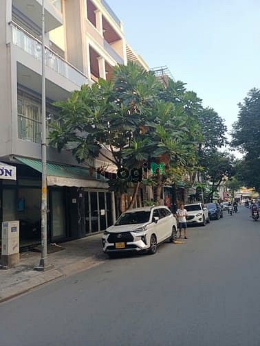Hình ảnh Đất mặt tiền đường số 79 Tân quy quận 7. 4*21 15,3 tỷ.