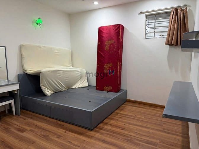 Hình ảnh Thuê cc Phan Xích Long full Nội thất, 13tr5/th, P7, PN, 90m2, 3PN.