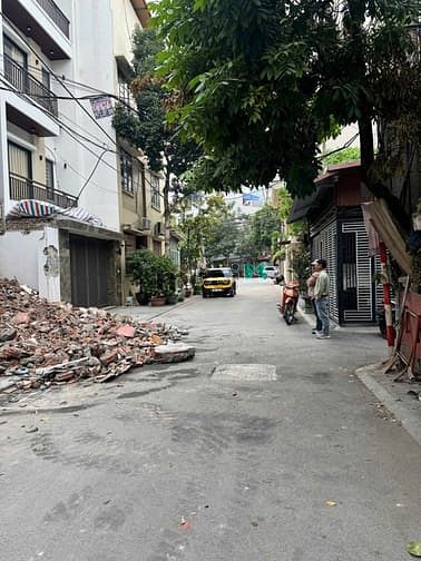 Hình ảnh Hoàng Như Tiếp – Long Biên Ô Tô TRánh – 91 M2 – 4 T MT 5.6 M – Giá 31.