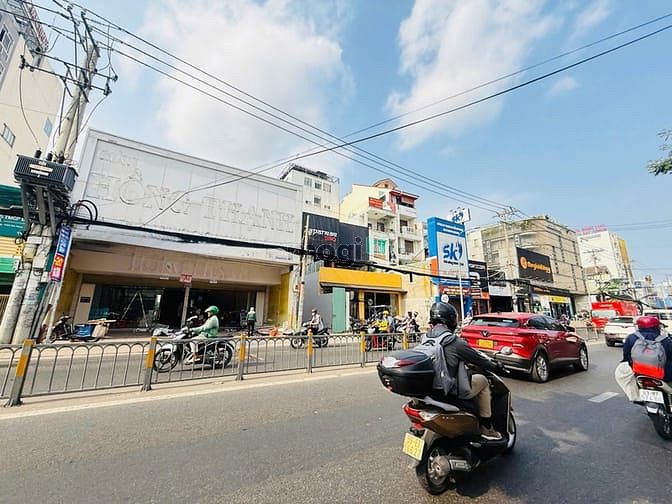 Hình ảnh Cho thuê MB ngang 11m Nguyễn Thị Thập – gần Lotte Mart, trống suốt