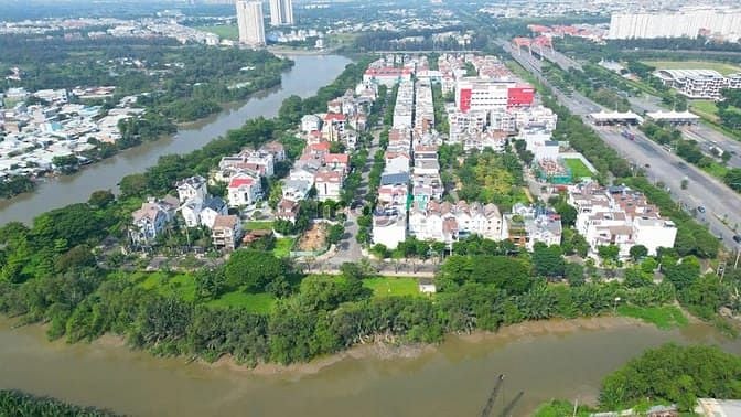 Hình ảnh Đất lô góc đường 20 m, khu Sadeco Tân Phong quận 7. 5*18 còn 15,8 t.ỷ.
