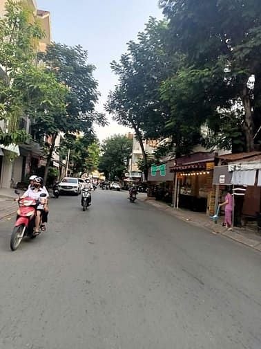 Hình ảnh Đất lô góc đường 20 m, khu Sadeco Tân Phong quận 7. 5*18 còn 15,8 t.ỷ.