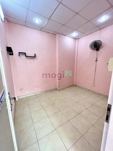 Hình ảnh Cho thuê nhà 3 phòng 11tr đường Hoàng Văn Thụ, P.4, Q.Tân Bình