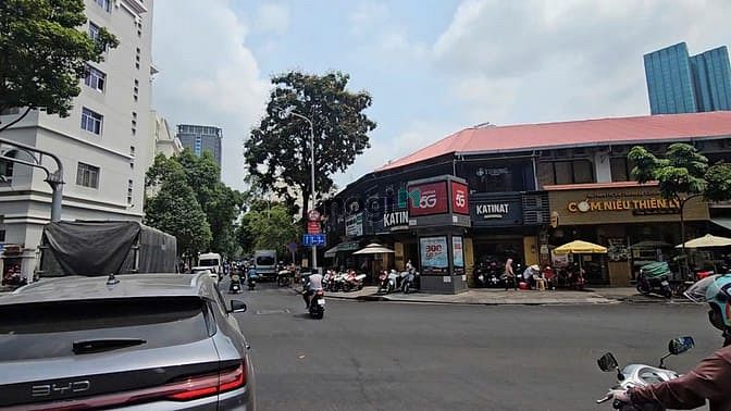 Hình ảnh Cho thuê lầu 1 Hàm Nghi – góc Pasteur, gần Bitexco, TTTM Saigon Centre