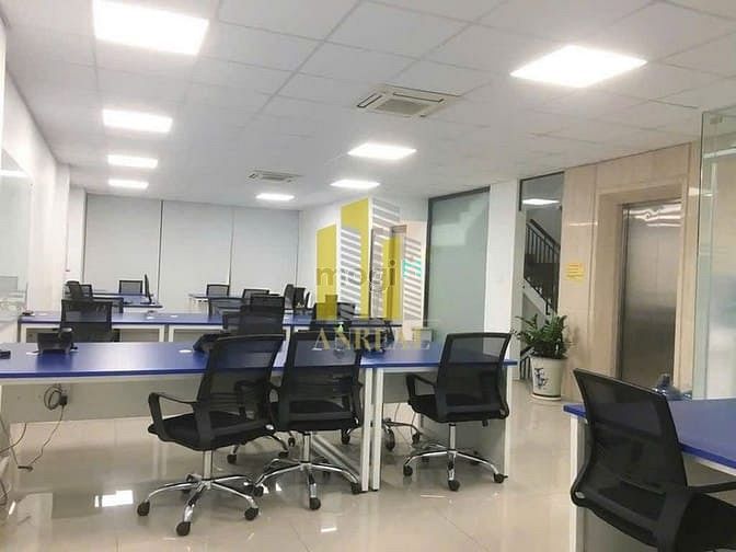 Hình ảnh Cho Thuê Tòa Văn Phòng 5 Lầu Giá 160 Triệu - Thang Máy Đường Trần Não
