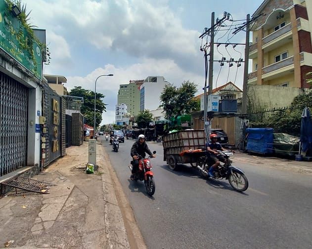 Hình ảnh Đang cần cho thuê mặt bằng mặt tiền nhộn nhịp đường Nơ Trang Long