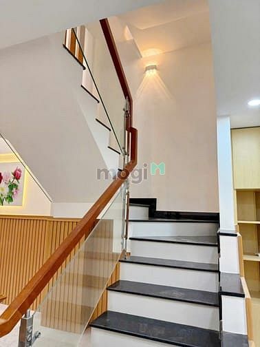 Hình ảnh Kèo thơm - Nhà phố 3 lầu ST Đường nhựa 8m khu biệt thự Kiều Đàm, Q.7