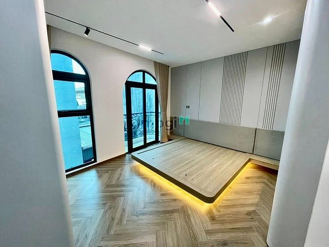 Hình ảnh Giảm sâu nhà Văn Cao, Ba Đình 30m, 5 tầng, 1 nhà ra phố, nhỉnh 6ty.