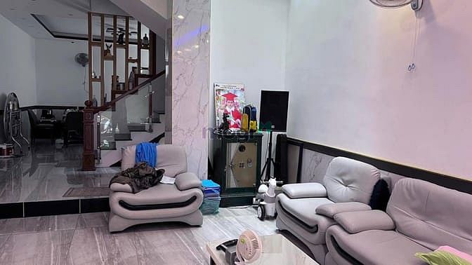 Hình ảnh Nhà tốt : Lãnh Binh Thăng P8 Q11 Giá: 1,460 Tỷ 1T1L Sổ Hồng Riêng