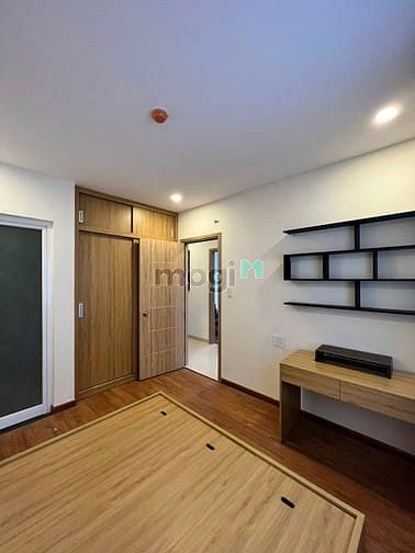 Hình ảnh 13tr5/tháng, C/c Screc, 90m2, 2PN, 2WC, Căn góc, ngay Trường Sa, Q3.