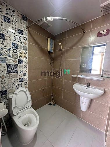 Hình ảnh 13tr5/tháng, C/c Screc, 90m2, 2PN, 2WC, Căn góc, ngay Trường Sa, Q3.