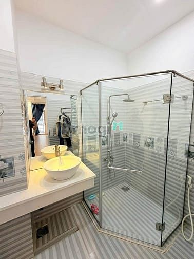 Hình ảnh Bán gấp nhà đường Lê Văn Sỹ, quận 3, 4 tầng, giá 2 tỷ 180 triệu. Diện