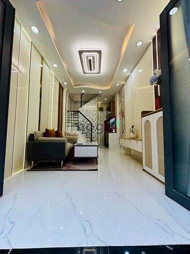 Hình ảnh Bán gấp nhà mới đường cách Mạng Tháng Tám, phường 11, quận 3, 4 tầng,