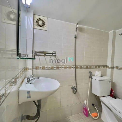 Hình ảnh LÝ NAM ĐẾ Q.11 - Nhà hẻm xe hơi 24m2 2PN 2WC