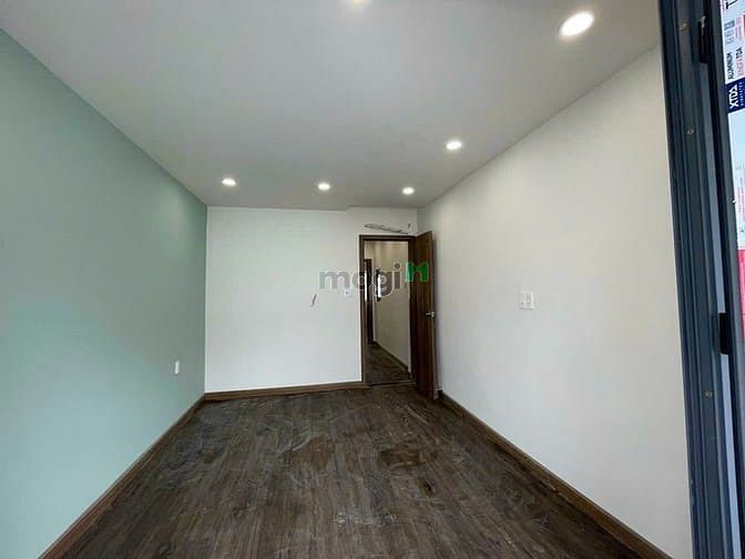 Hình ảnh Chủ nhà cần bán gấp nhà Trần Bình Trọng 54m2 3PN 4WC có SHR ở ngay
