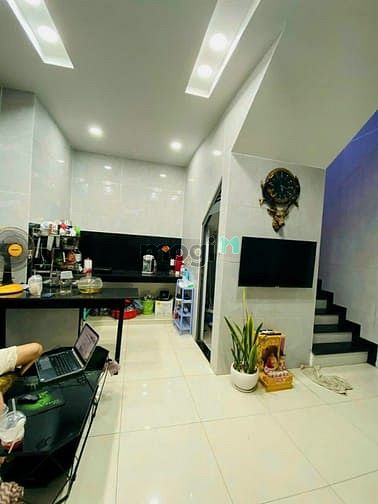 Hình ảnh Cần bán gấp nhà Tôn Thất Thuyết Q4  6m x8,2m 2PN 3WC