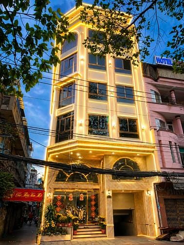Hình ảnh Cho thuê tòa nhà GÓC 2MT 50-52 Ngô Quyền - có sẵn PCCC, gần chợ