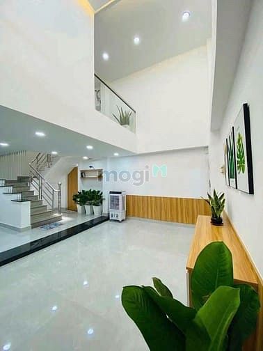 Hình ảnh Cho thuê nhà 3 phòng ngủ full nội thất đường Sư Vạn Hạnh, P.10, Q10