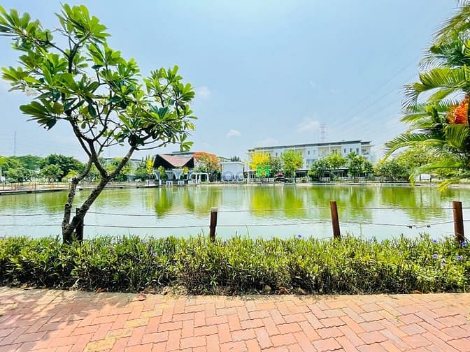 Hình ảnh Nhà Compound Melosa Khang Điền - Full NT - 3 Tầng - 4PN 4WC - Mới Đẹp