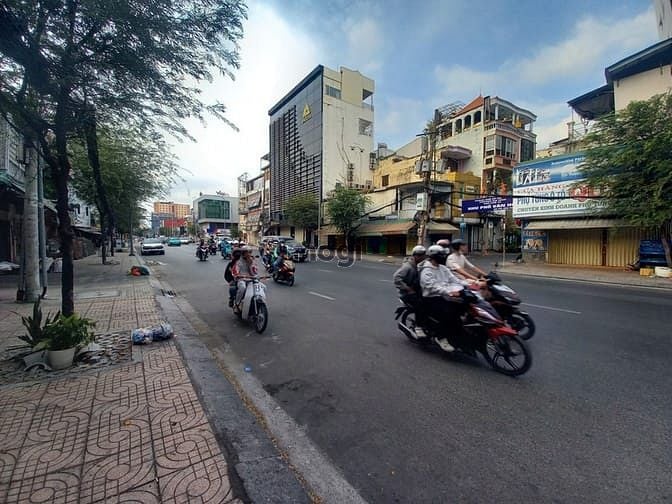 Hình ảnh Cho thuê mặt bằng vỉa hè rộng mặt tiền Đinh Bộ Lĩnh (Gần ĐH Hồng Bàng)