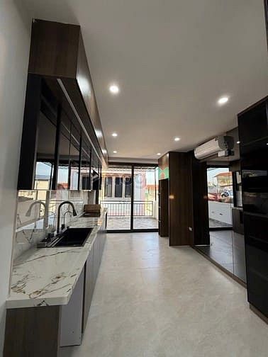Hình ảnh 🔥 Trần khát chân .Hai Bà Trưng. 6 Tầng Thang Máy