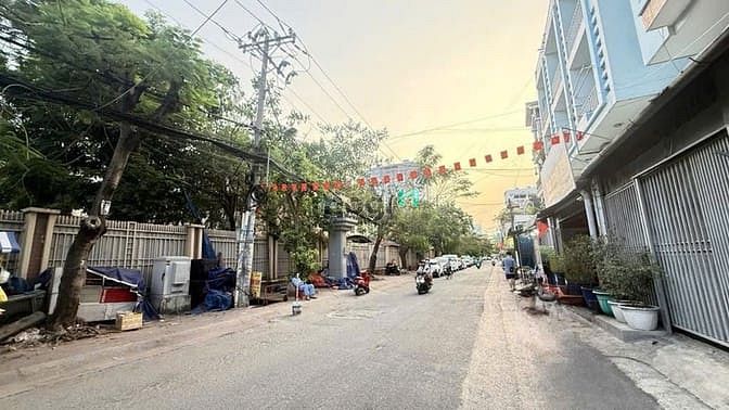 Hình ảnh Nhà 4 tấng mới đẹp, hẻm 60 Lâm Văn Bền Quận 7. 5*20 giá 12,5 tỷ.