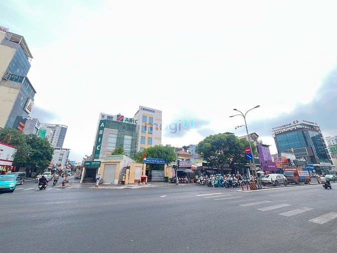 Hình ảnh Cho thuê GÓC 2MT 40-42 Phan Đăng Lưu - Nguyễn Văn Đậu - Ngang 11m