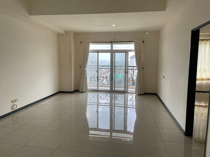 Hình ảnh Bán Căn Hộ The Flemington - 97m², 2PN - View Phú Thọ - Có Suất Ô Tô