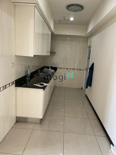 Hình ảnh Bán Căn Hộ The Flemington - 97m², 2PN - View Phú Thọ - Có Suất Ô Tô