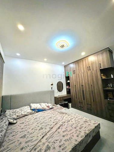 Hình ảnh Nhà 3 Lầu 5PN Full Nội Thất, Đường Lê Văn Quới, Bình Tân