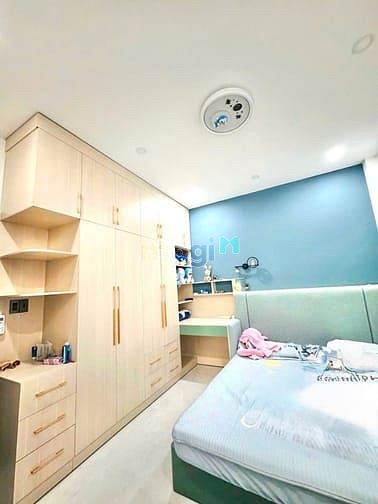 Hình ảnh Nhà 3 Lầu 5PN Full Nội Thất, Đường Lê Văn Quới, Bình Tân