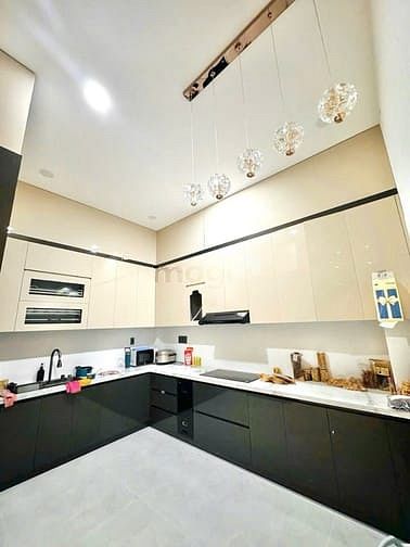 Hình ảnh Nhà 3 Lầu 5PN Full Nội Thất, Đường Lê Văn Quới, Bình Tân