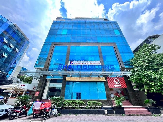 Hình ảnh Cho Thuê Văn Phòng sàn 200m2 sang trọng, cao cấp view kính tại Quận 1