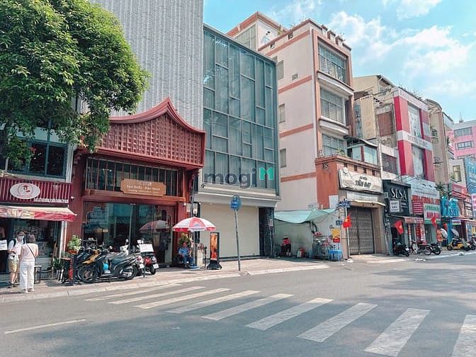 Hình ảnh Bán nhà HXH Lê Thị Riêng, Bến Thành, Quận 1