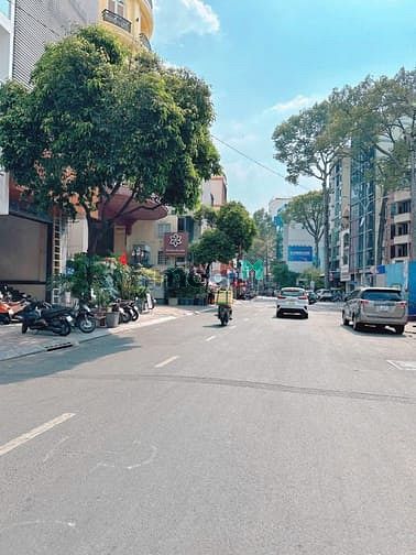Hình ảnh Bán nhà HXH Lê Thị Riêng, Bến Thành, Quận 1