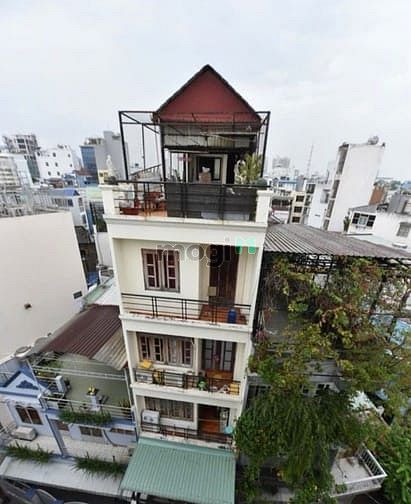 Hình ảnh CHDV 5 Tầng – 10 Phòng – Ngay CHỢ HÒA HƯNG, Q10