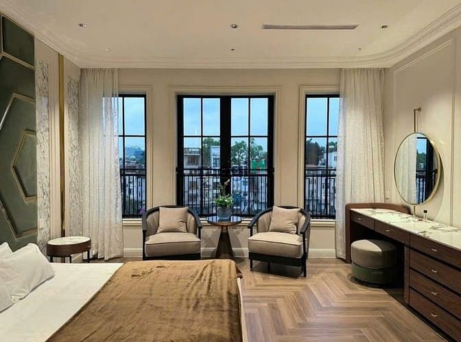 Hình ảnh Nhà đẹp phố Nguyễn Văn Cừ, DT 80 m2, 7 tầng, 2 mặt tiền, view hồ, KD