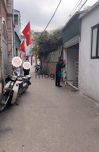 Hình ảnh Bán đất sẵn nhà c4 cho thuê - 36,5m - ô tô đỗ cửa - cạnh trường học
