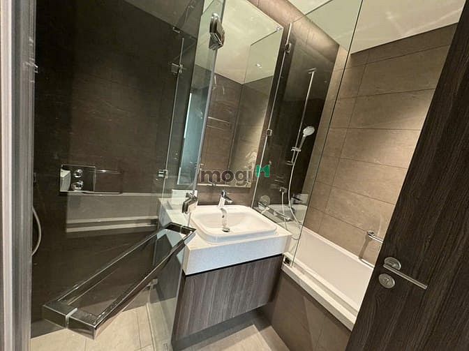Hình ảnh Cho thuê căn 2PN 2WC 86m2 full nội thất Diamond Centery view hồ bơi